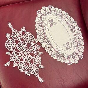 Elegant White Lace Doilies Set